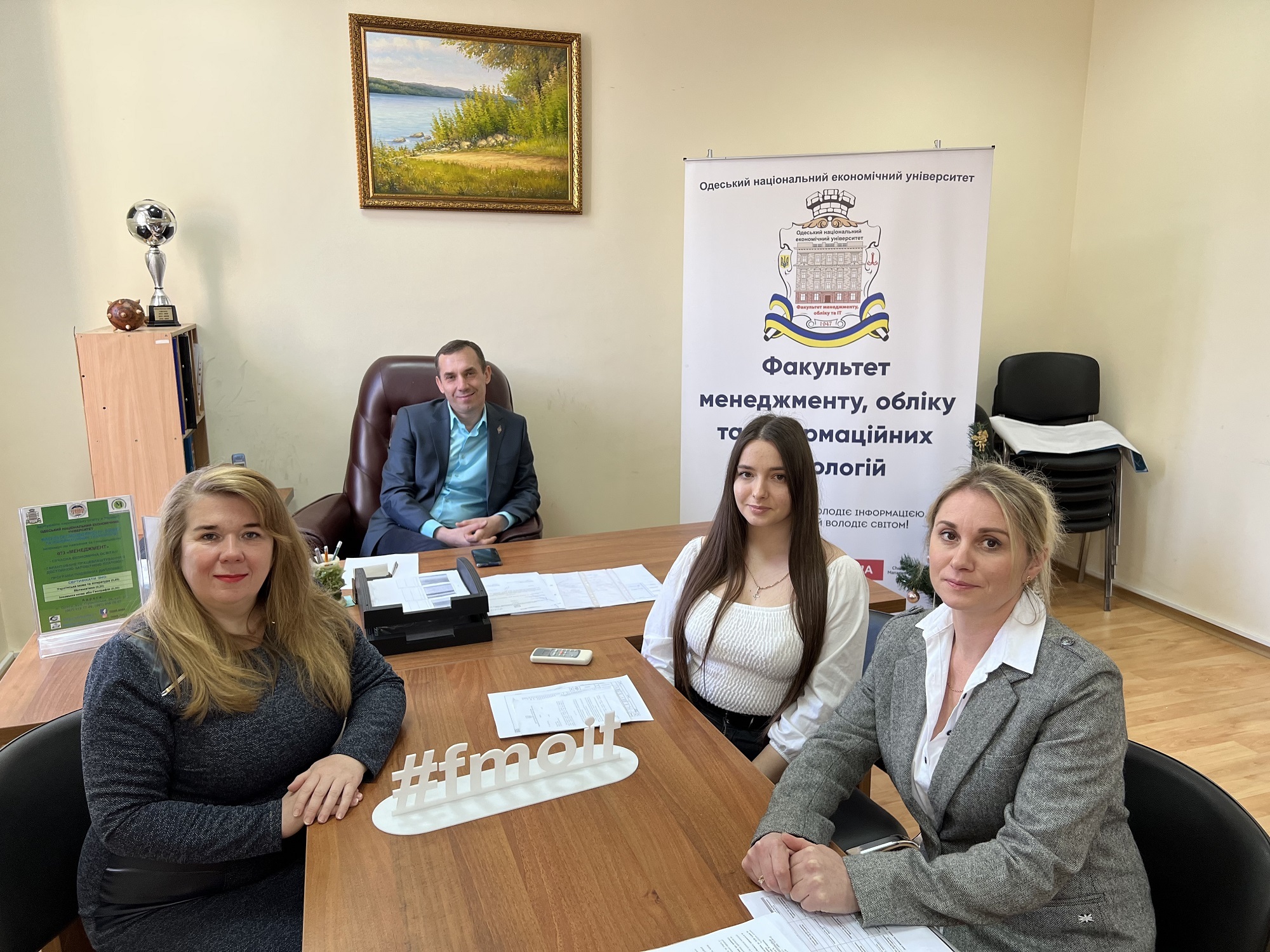 D26C497E-CAC3-457A-9257-6E2D8B816729middle